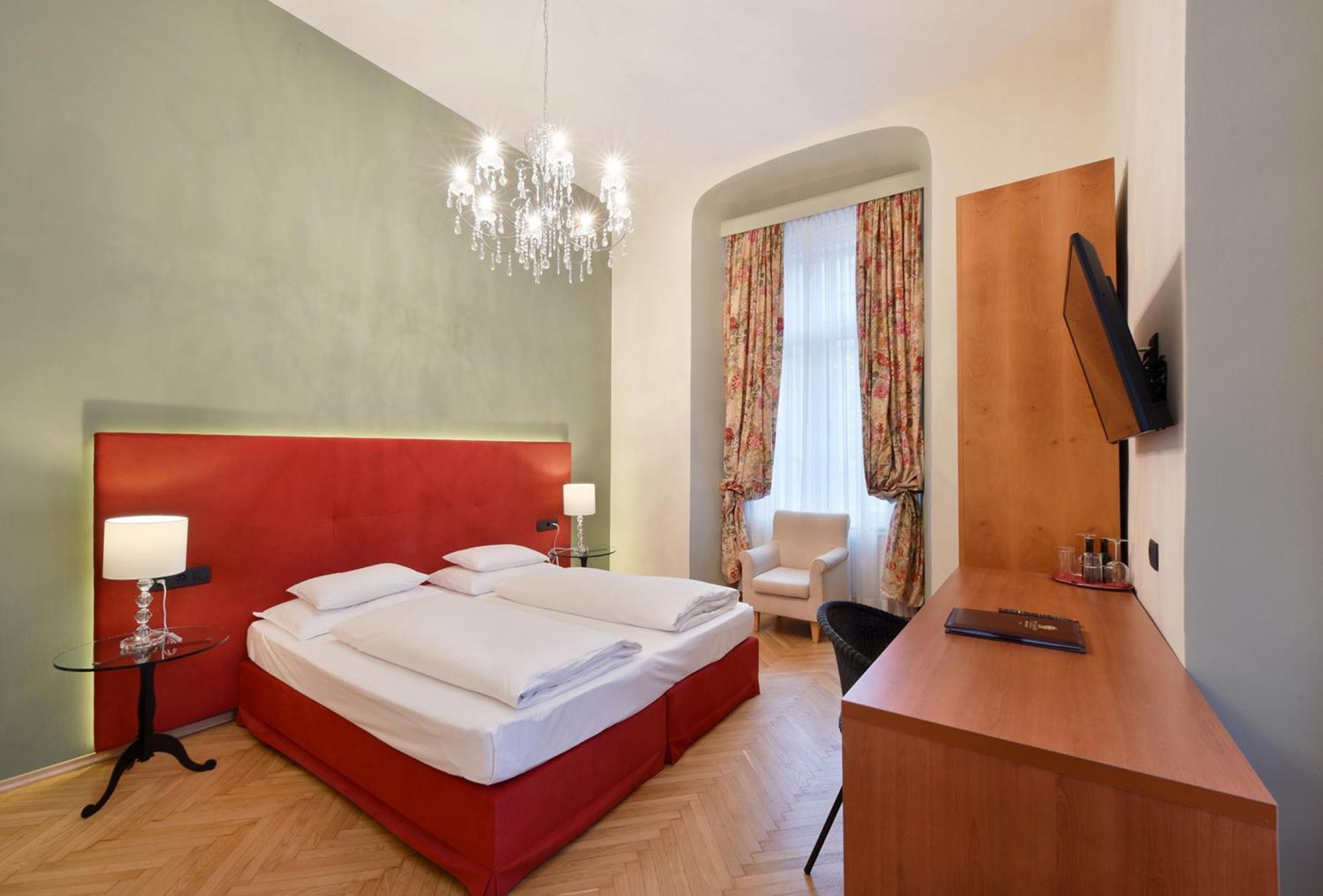 Classic Double Room